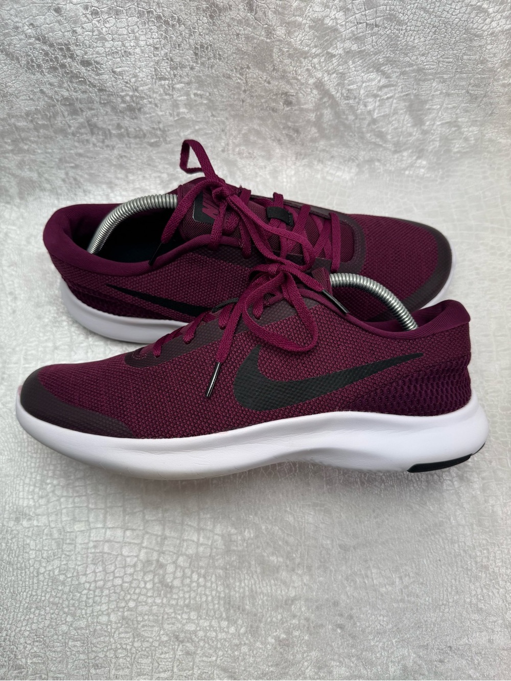 Nike Flex Experience Run 7 athletic shoes, Men’s size 11